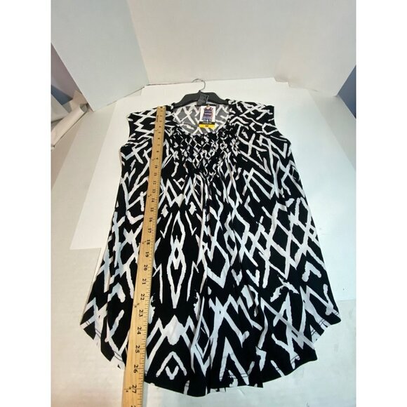 New Premise Black & White Slinky Sleeveless Stretchy Blouse Women's Size Medium - Picture 9 of 9